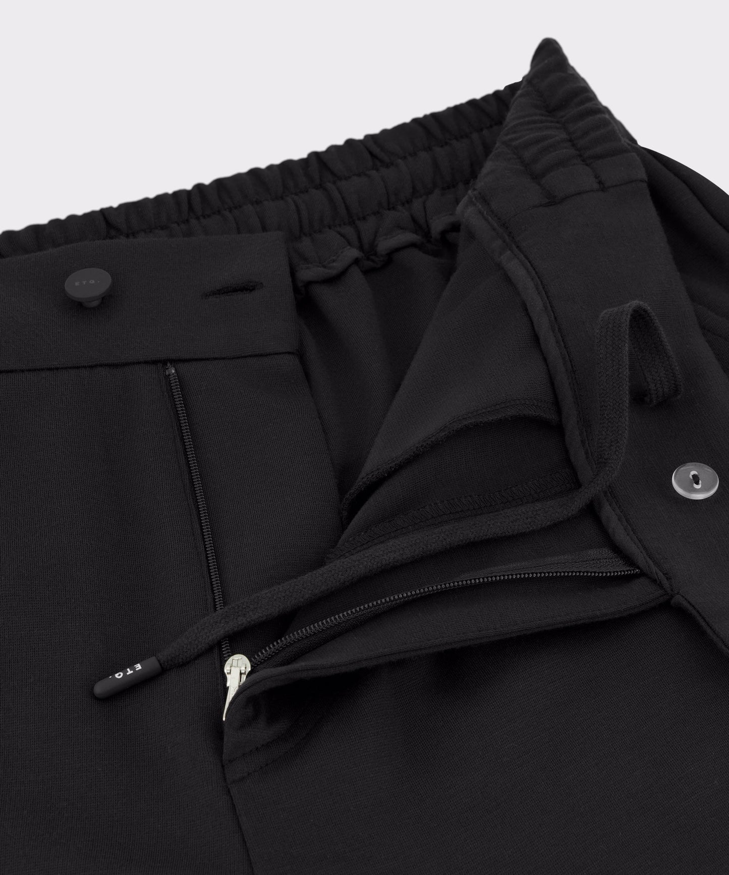 TP 01 Essence Straight Black 2.0